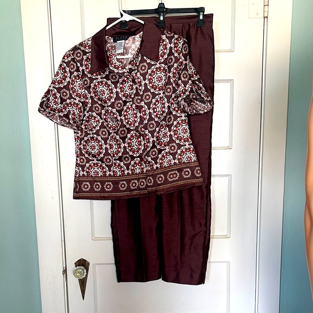Plaza Collection Women’s Brown and Red Patterned Two-Piece Set Size 12P